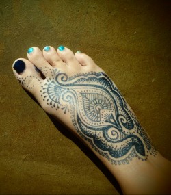 After 12 hours, Jagua's blue/black tones return!