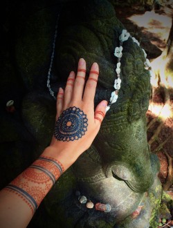 Jagua & henna by Catana at the Kauai Hindu monastery 